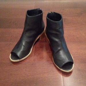 👋🏼Ends Today👋🏼Ecote Faux Leather Peep Toe Boot