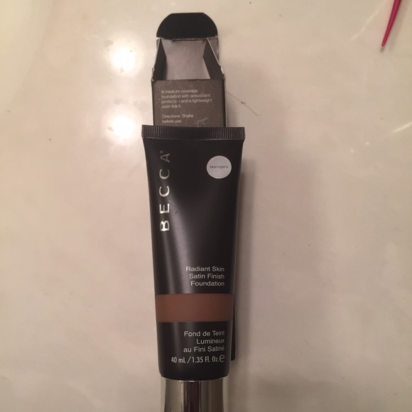 SOLD ON DEPOP BECCA Radiant Skin foundation