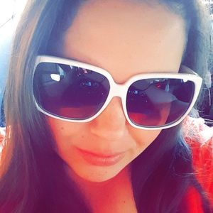 Meet your Posher, Whitney