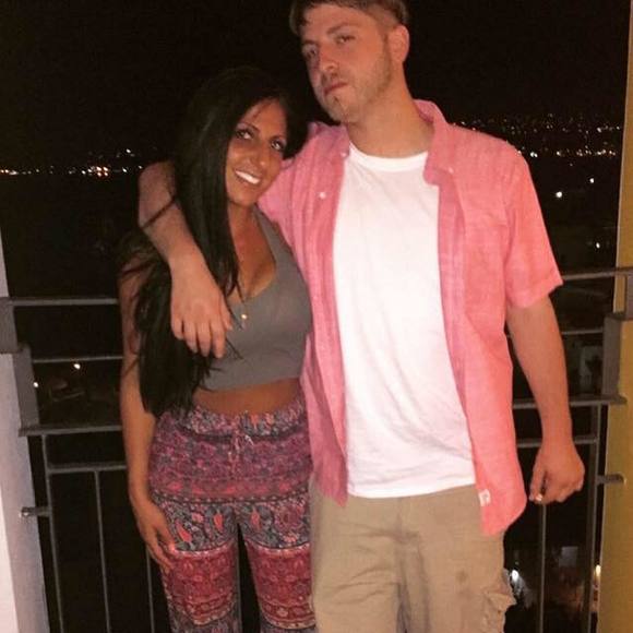 Meet your Posher, Nicole - Picture 1 of 1