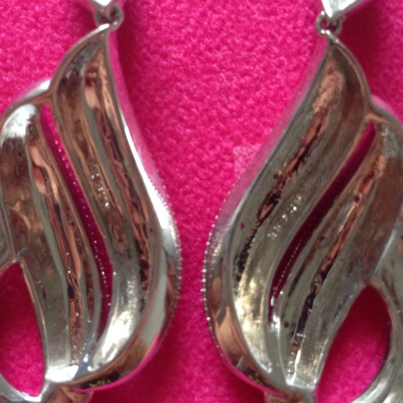 Diamond earrings - Picture 3 of 4