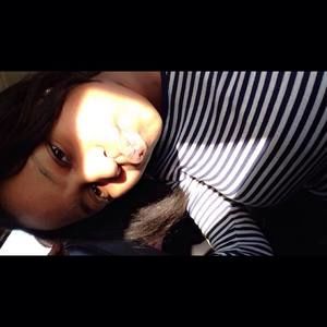 Meet your Posher, Najla