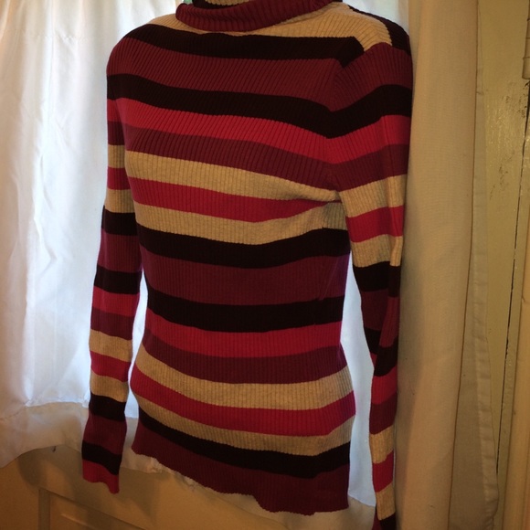 Striped pink sweater - Picture 2 of 2