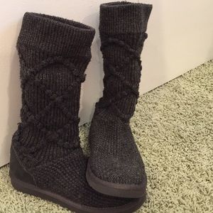 Knitted UGGS