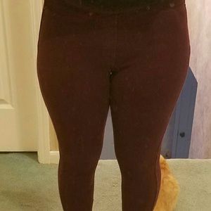 Maroon HUE leggings! (need gone ASAP!)