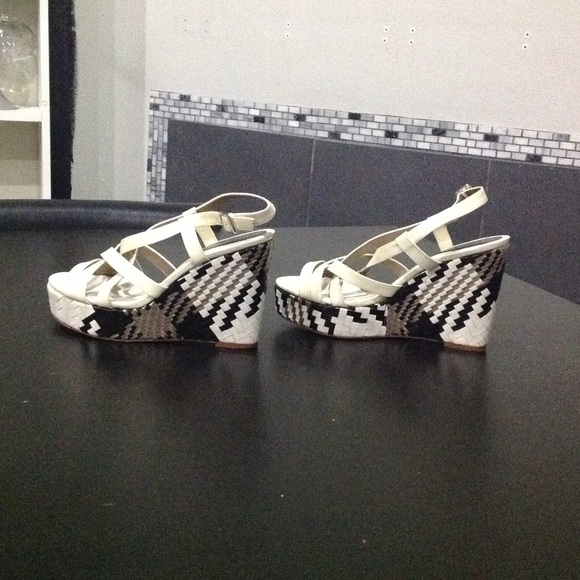 Strap up wedges