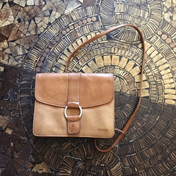 Beige leather fossil bag