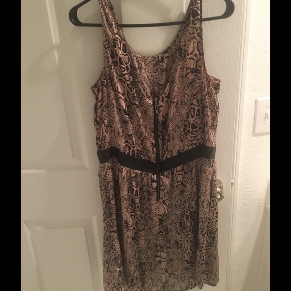 Silk and leather pink snake print dress - Picture 2 of 3