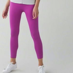 Zone in pink LULULEMON leggings💟💕