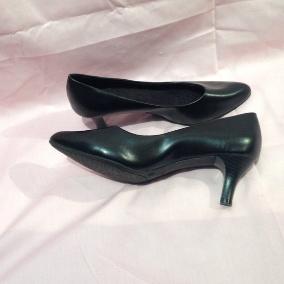 George size 11 heels.