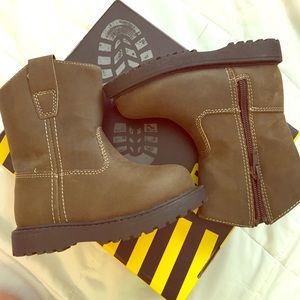 Brand new toddler Brazos boots! Size 8!