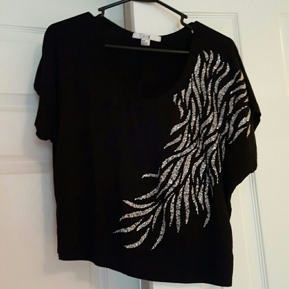 Black crop top with silver design