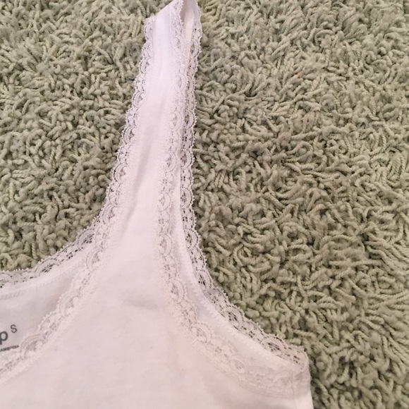 Two Gap tops - Picture 4 of 4