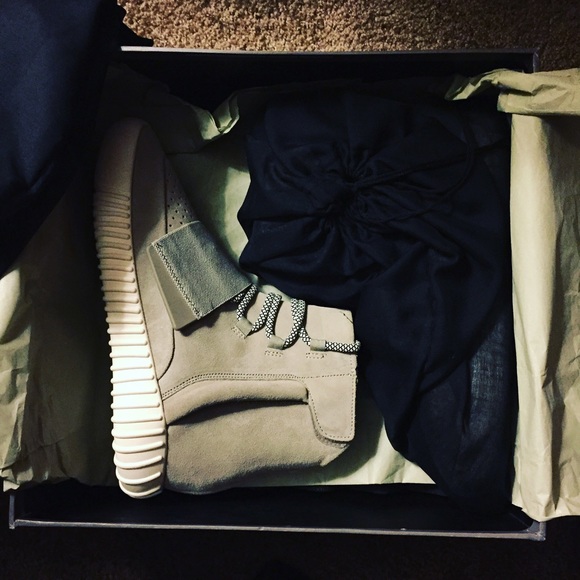 Yeezy 750 Grey