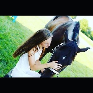 Meet your Posher, Avery