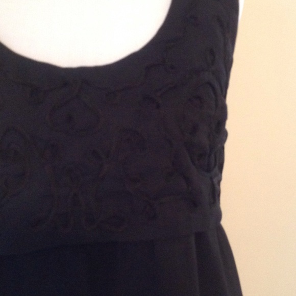 BEAUTIFUL MINI DRESS WITH OPEN BACK. - Picture 3 of 4