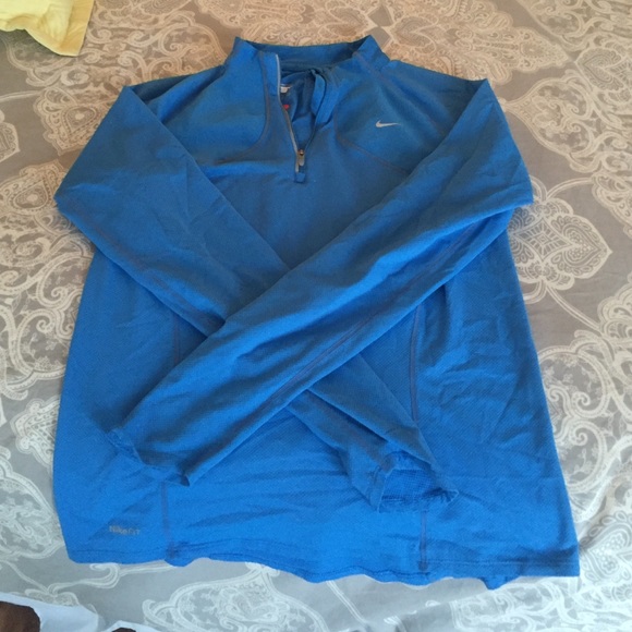 Nike dry fit light weight running top