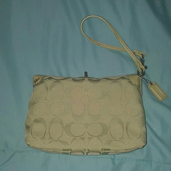 Coach wristlet - Picture 2 of 4