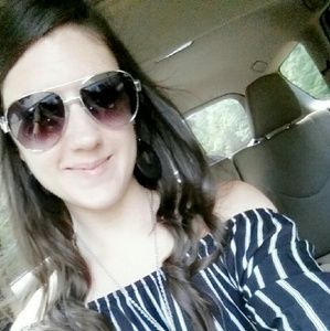 Meet your Posher, Samantha