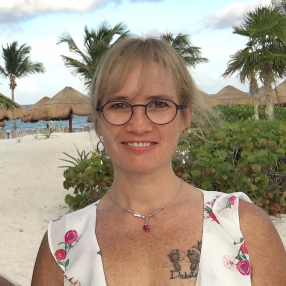 Meet your Posher, Tina - Picture 3 of 4