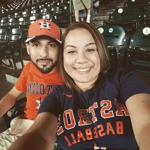 Meet your Posher, Leslie