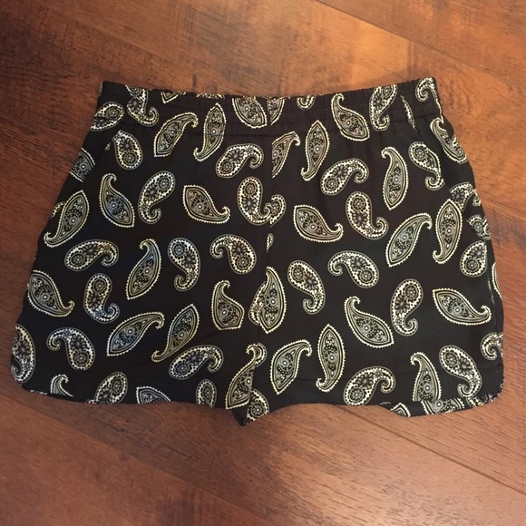 Paisley flowy shorts
