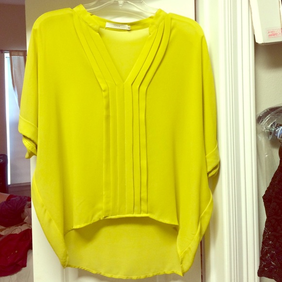 Lush yellow short sleeved top!