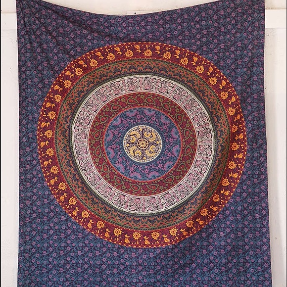 UO TAPESTRY