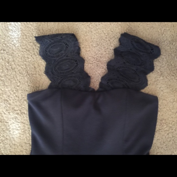 Lace detailed part dress - Picture 4 of 4