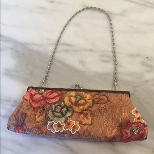 Floral clutch