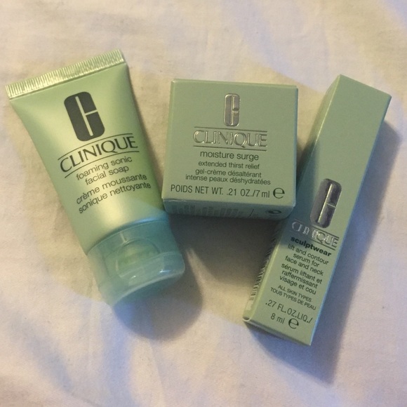 Clinique Deluxe Sample Set
