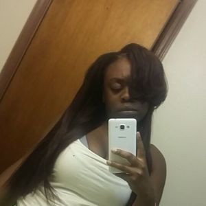 Meet your Posher, Bee