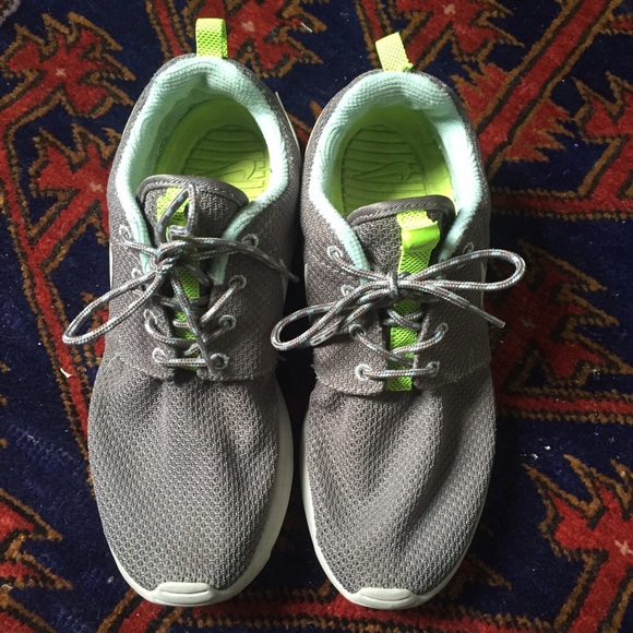 Nike roshe / roshes grey and neon green
