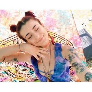 Meet your Posher, Juliette