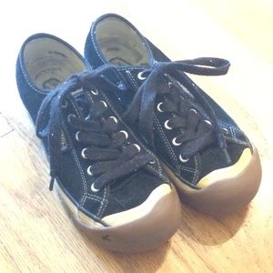 Keen sneakers, size 8.5, good used condition.