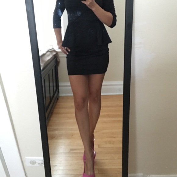 Black Dress - Picture 4 of 4