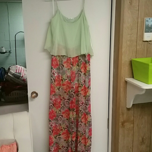 Potter's Pot Other - Final Price - One piece green and floral jumpsuit