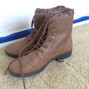 Mudd ankle high leather brown boots size 8