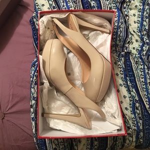 Guess nude pumps