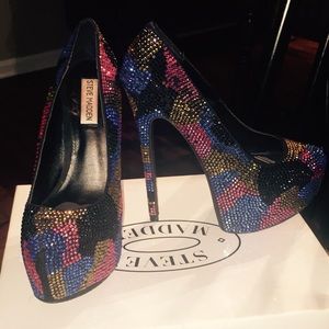 Steve Madden embellished  camouflage pumps