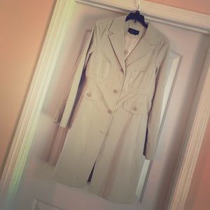 BCBG MAXAZRIA Slim Trench