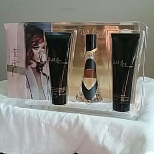 Reb'l fleur by Rihanna