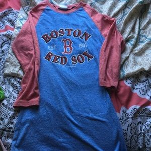 3/4 length Boston Red Sox baseball shirt!