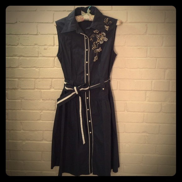 Dress with Embroidered Pattern - Picture 1 of 4