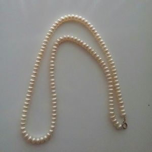 Pearl neclace