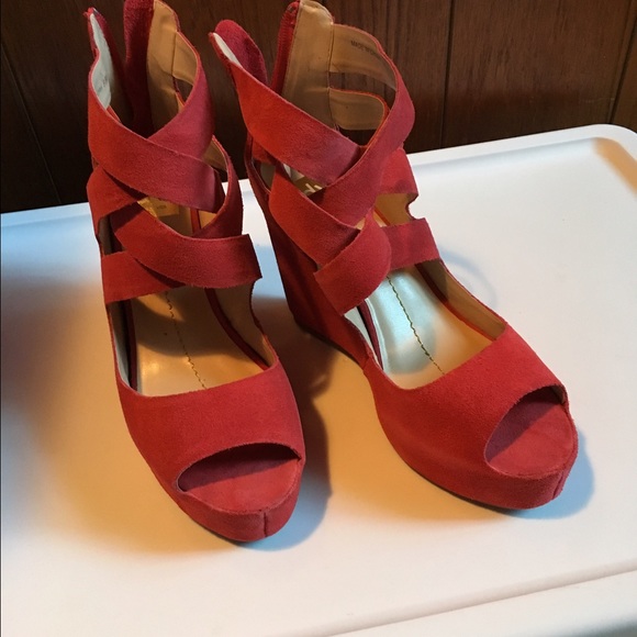 Dolce vita red Sueded wedge heel