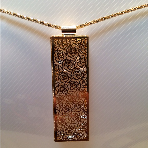 Jewelry - Floral Design Gold Crystal Filled Pendant Necklace