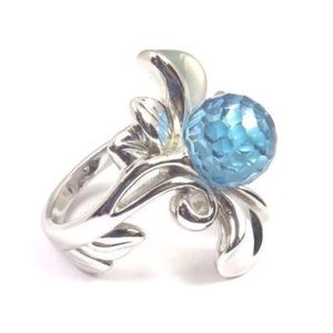 14k White Gold Puffed Flower Cocktail Ring