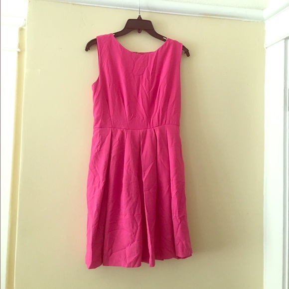 NWOT Fun pleated pink dress size medium