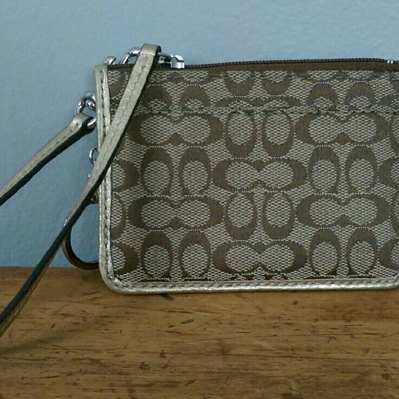 Gold Wristlet Wallet NWOT